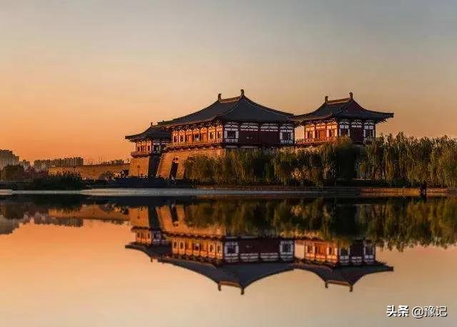 走在希望的田野上,走在希望的校园里