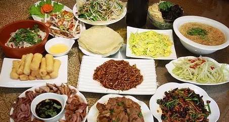 鞍山有几条街,鞍山好玩的商业街室外