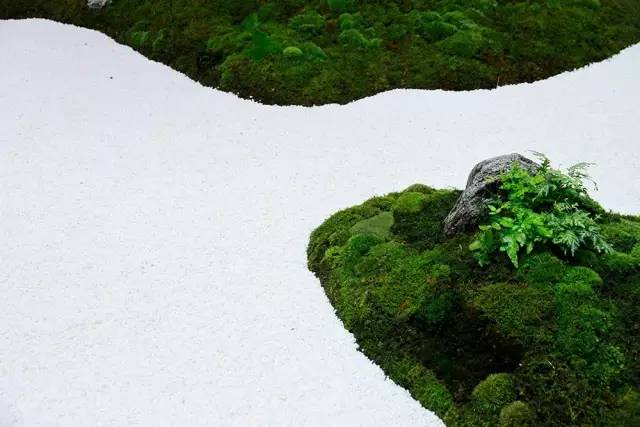 枯山水庭院景观制作过程,庭院枯山水施工做法