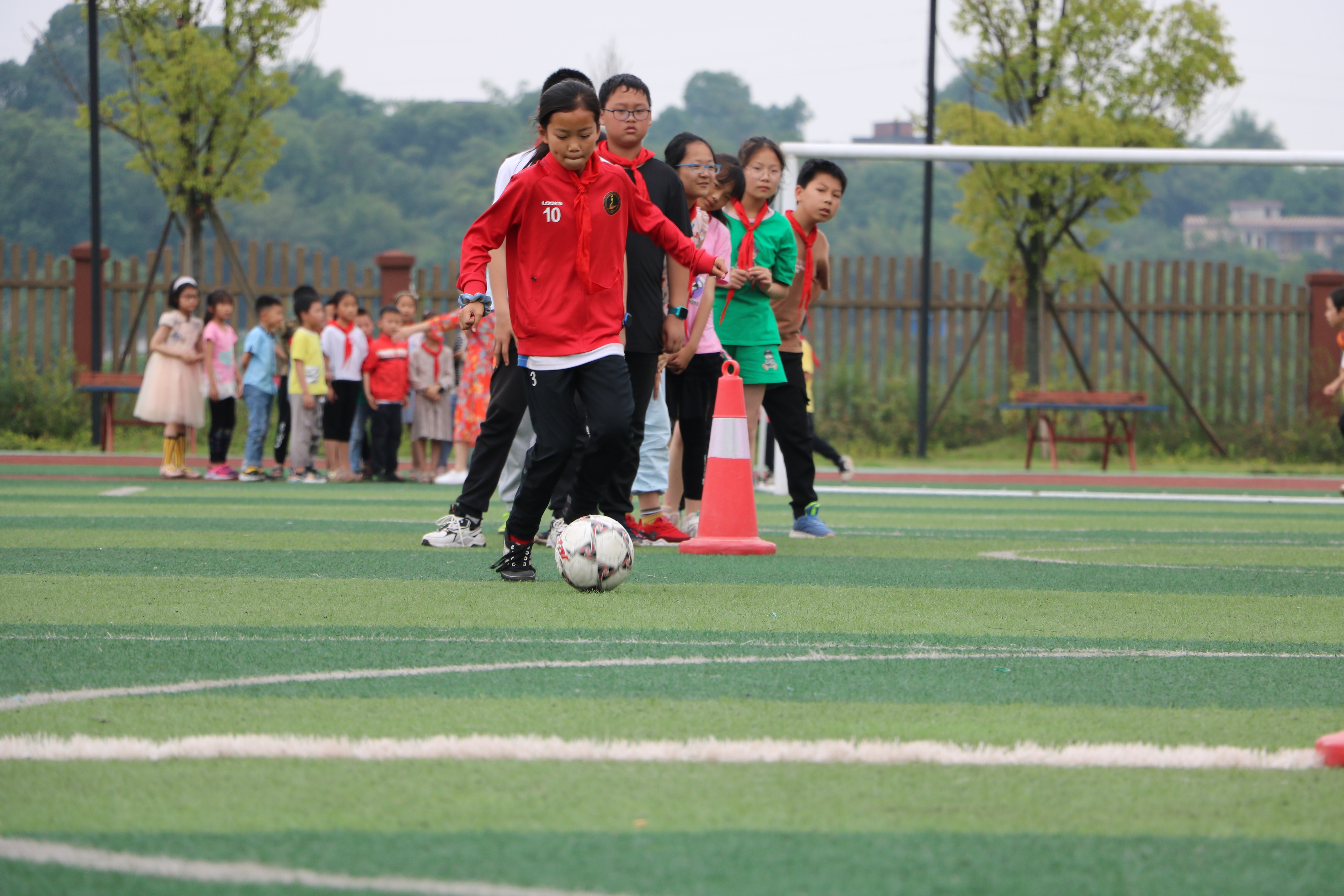 小学开展青少年足球培训及赛事,黄舣小学艺术节