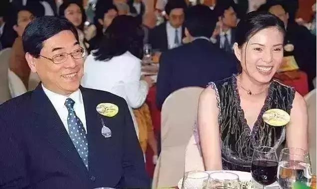 56岁的李若彤怎么保持身材的,小龙女李若彤健身前后对比