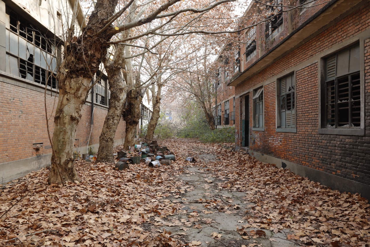 武汉轻型汽车制造厂,武汉特种车制造厂