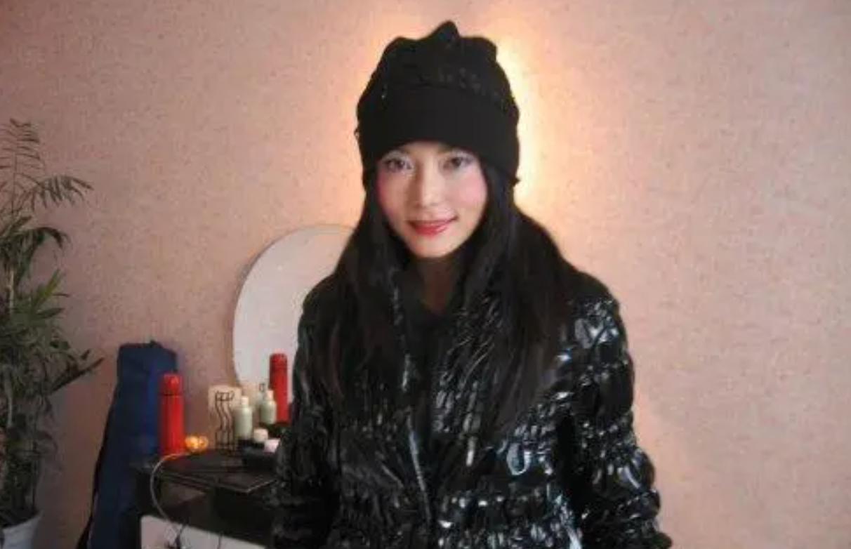 李钰男友汪雨现在怎么样了,被赵薇借命的李钰