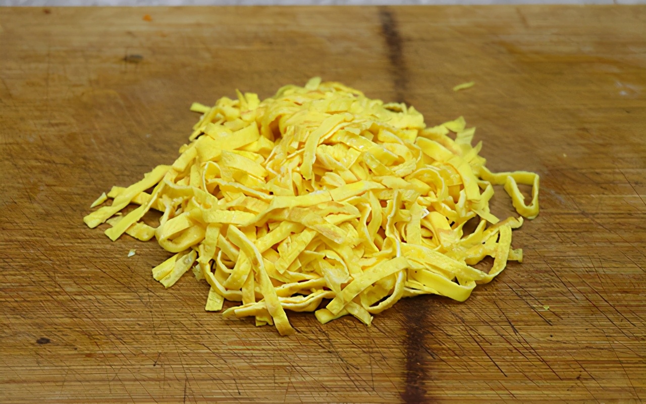 胡萝卜最好吃的做法，加上鸡蛋，简单一做，清香爽口又下饭