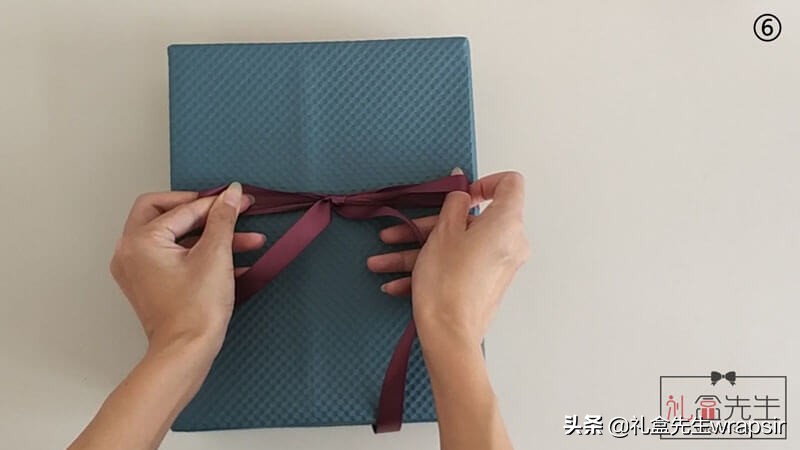 礼品双蝴蝶结打法慢动作,礼品如何打蝴蝶结慢教程