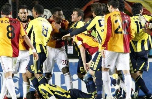 盘点足坛红牌最多的十个球,足坛十大德比视频