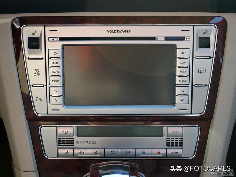 大众领驭09款,09年帕萨特领驭高配内饰图片