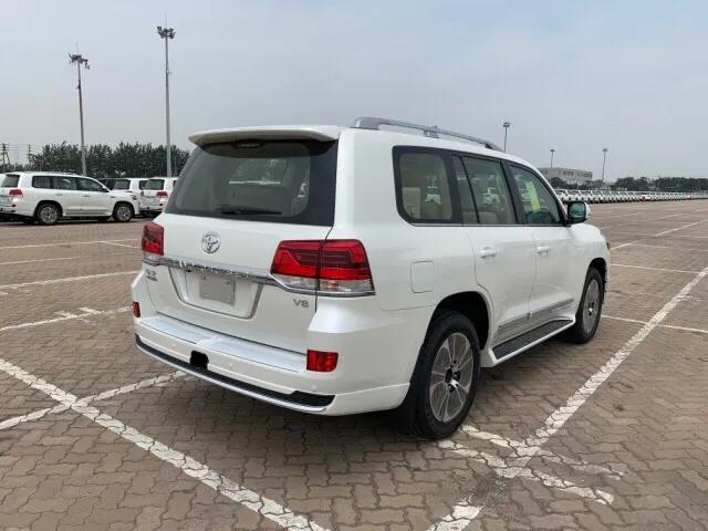 陆巡4600和5700有哪些优缺点,2019款陆巡中东版4600价格表