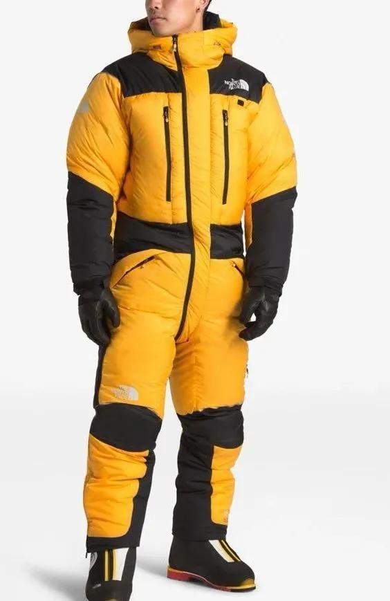 一个月工资3000羽绒服8000,月薪2万羽绒服