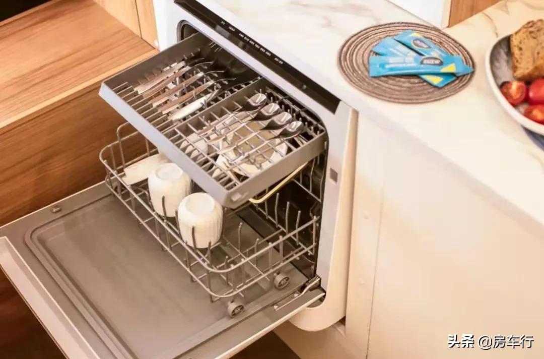 新款上汽大通轻卡房车,上汽大通maxus生活家h60