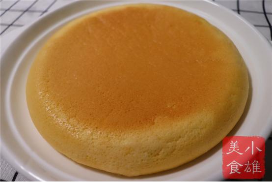 打发蛋清神器用矿泉水瓶制作的,用矿泉水瓶打发蛋清做蛋糕