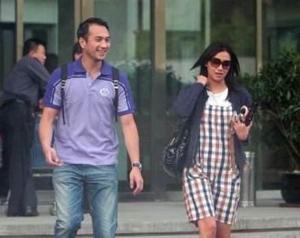 惹人爱的徐静蕾黄觉,徐静蕾晒与45岁黄立行旧照