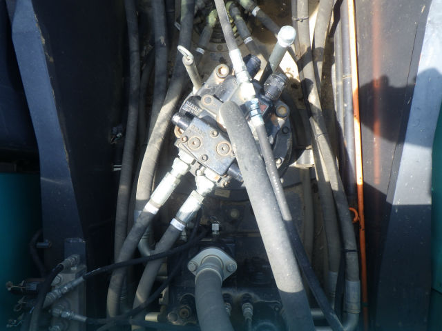 二手sk200-8挖掘机多少钱一台,日本原装进口最新款神钢挖掘机