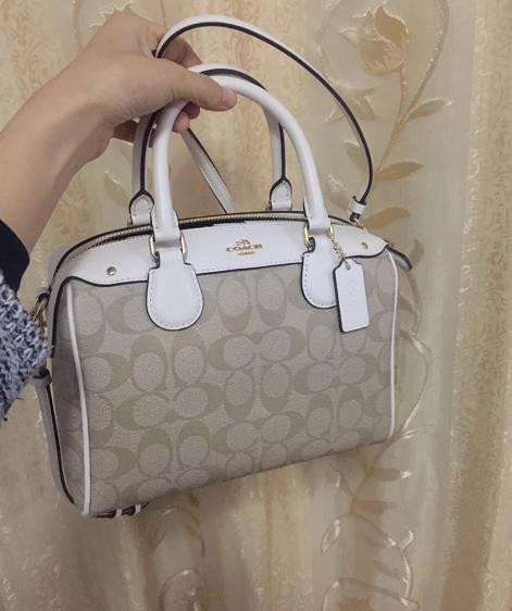 mk菜篮包和蔻驰托特包哪个好,蔻驰和mk的包包哪个档次高