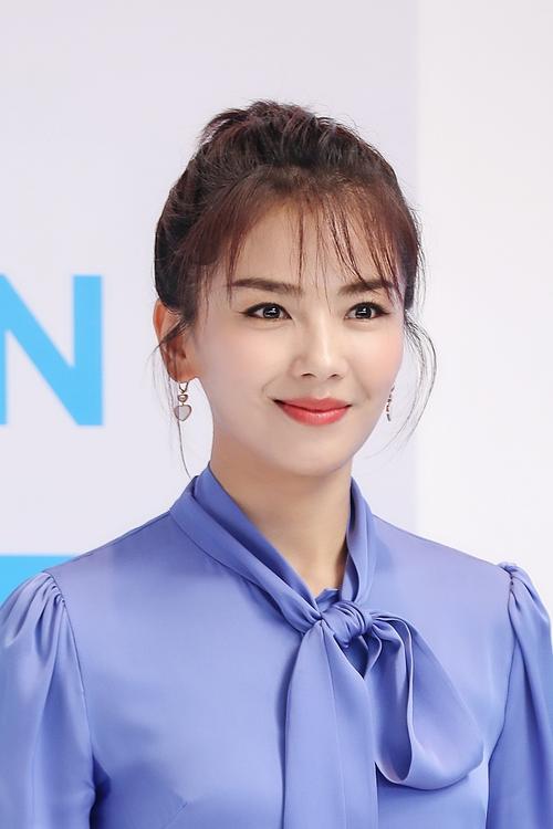 女人扎马尾辫好吗,如何正确的扎马尾不会秃头