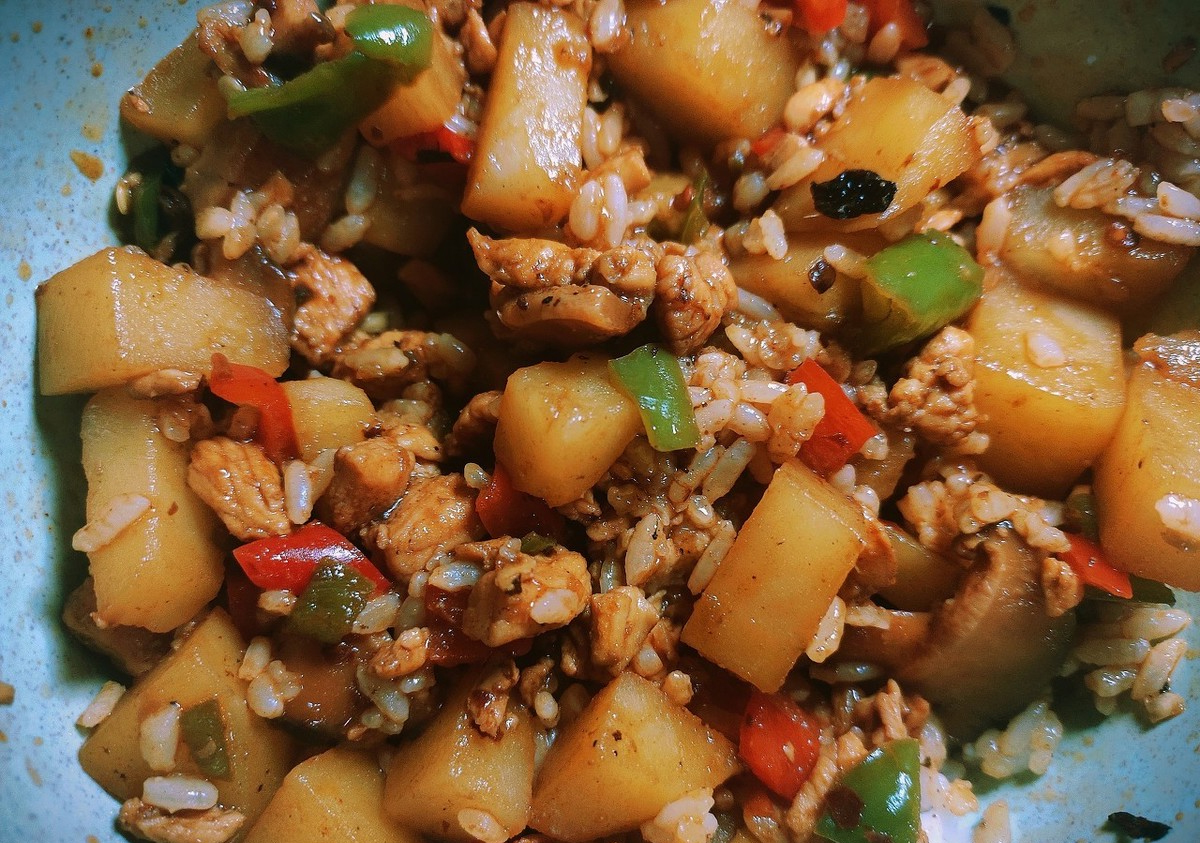肉末香菇土豆盖饭,香菇肉末土豆拌面