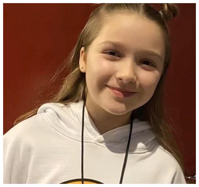 贝克汉姆小七奶娃,七公主出门不用走路