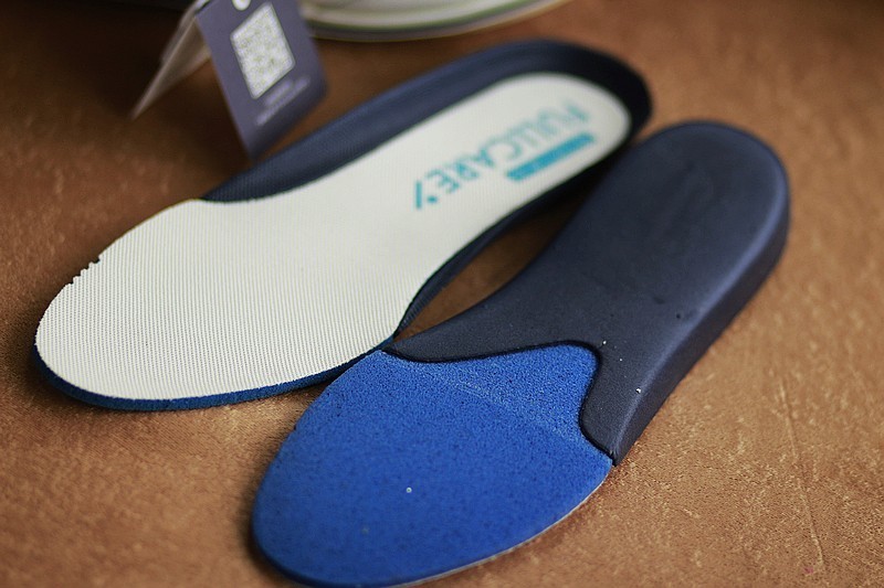 柔软百搭皮面小白鞋,软底软面又能两穿的真皮小白鞋