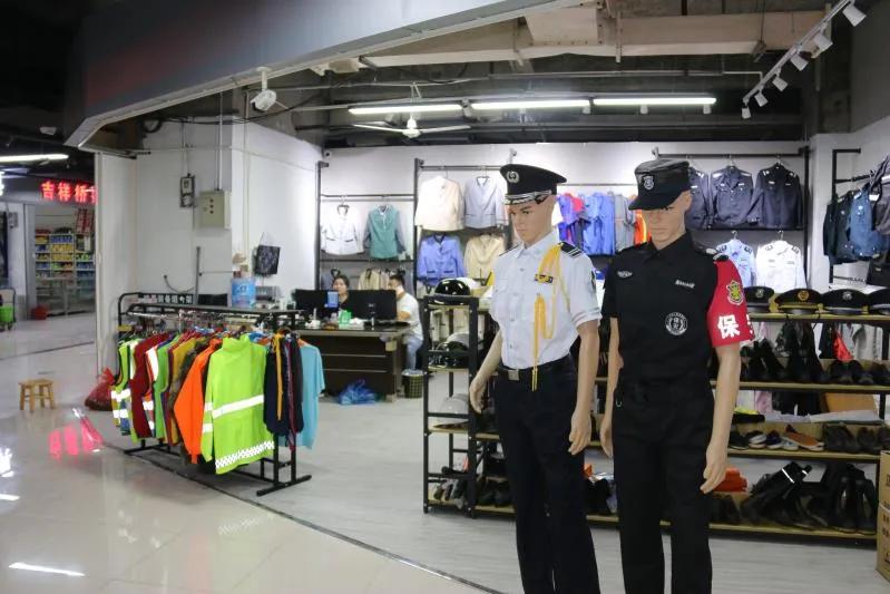 升级改造后的农贸市场夜景太美了,改造升级的农贸市场变靓了