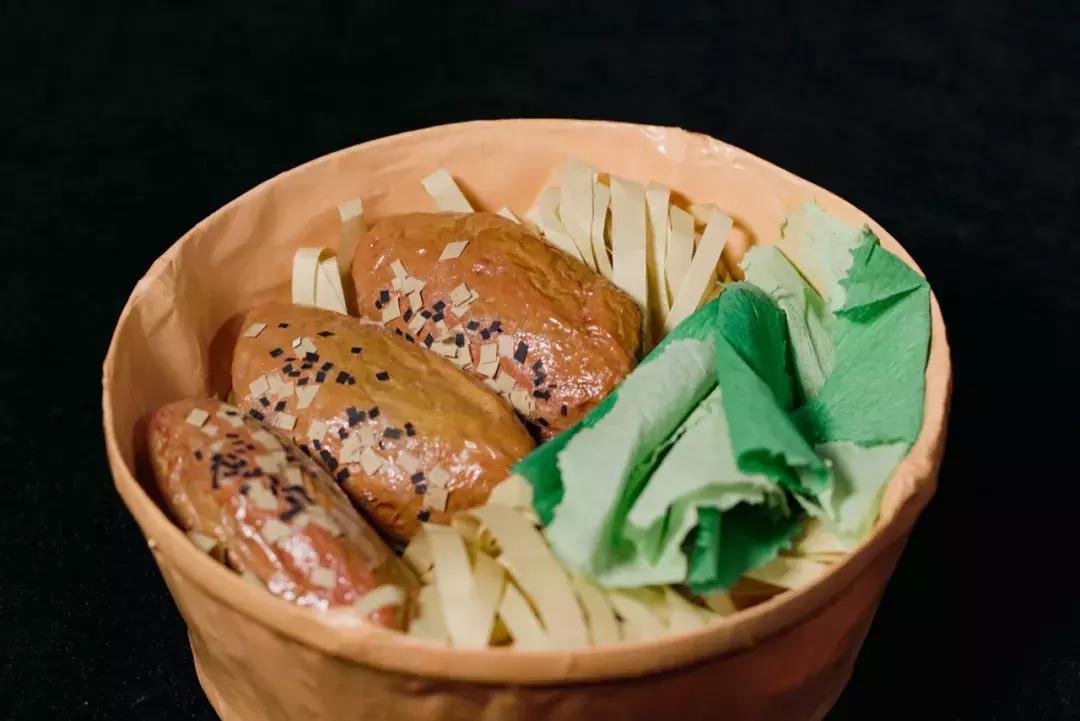 香港阴间设计师：为黄家驹订做电吉他，为张国荣粉丝订做咖啡厅..