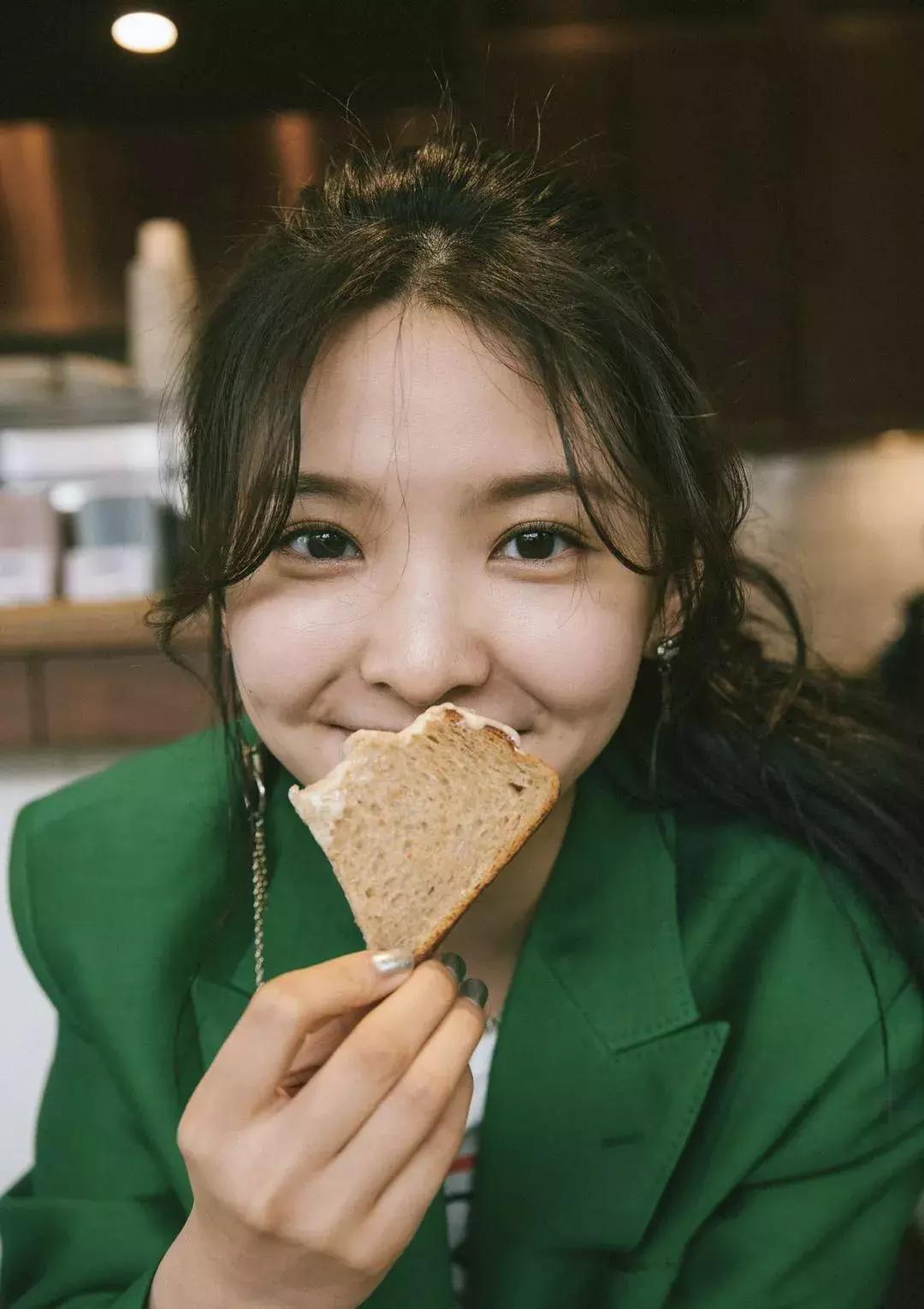 最火的拍照姿势模板,最全创意拍照法