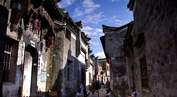 浙江这个城市发展好吗,浙江南部宜居的小城