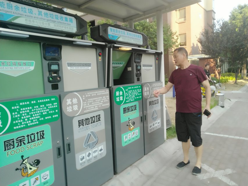 襄阳龙堤滨江园小区，垃圾分类走进新时代