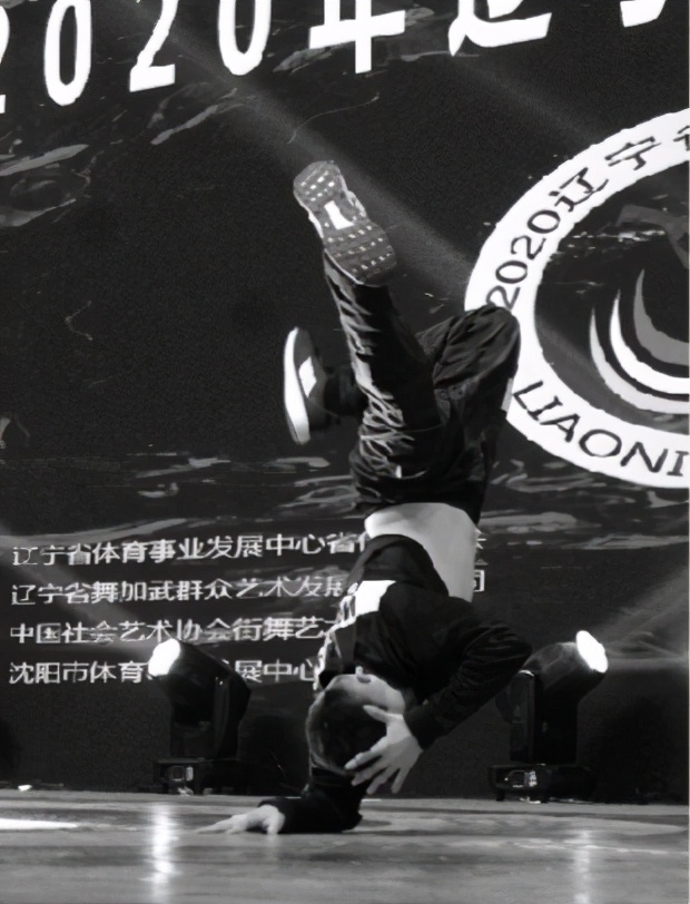 武林高手街舞表演视频,巴黎奥运街舞