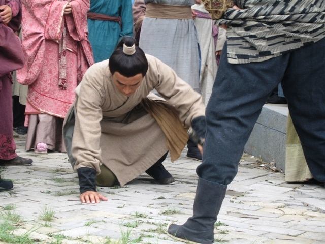 如何对付职场的欺辱现象,职场上做错事后怎么应对指责和骂