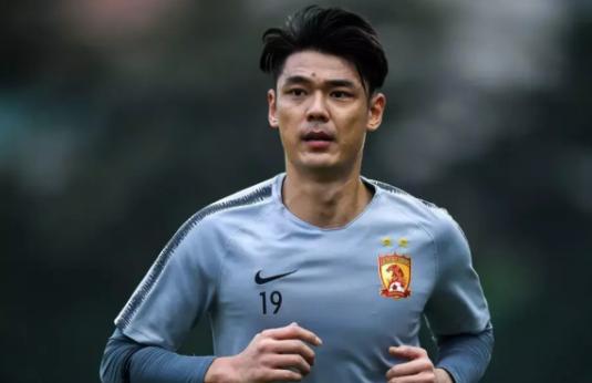 恒大新门神什么时候进国足,曾诚布冯附体恒大门神