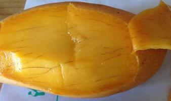 芒果内部发黑是不是坏了,芒果发黑腐烂是怎么回事