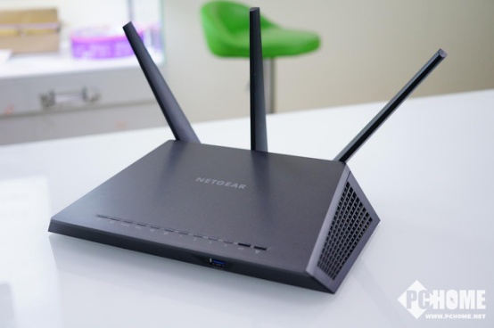 网件夜鹰路由器r7000拆解,网件路由器r7000p质量怎样