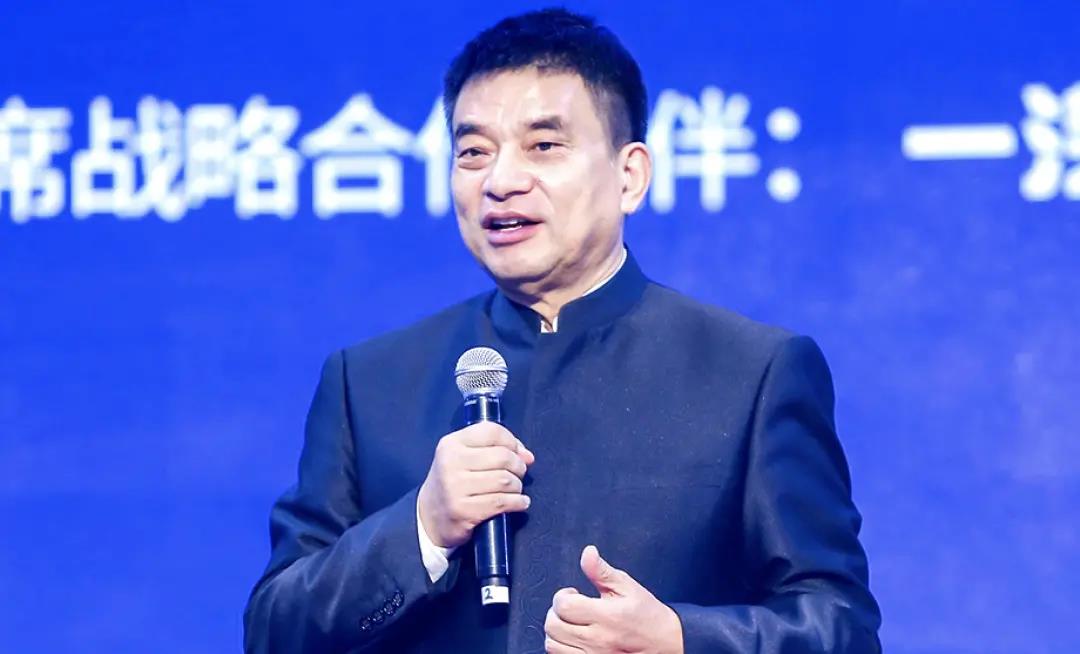 四川省最富有的8位大富翁：财富总额5706亿，海底捞创始人入三甲