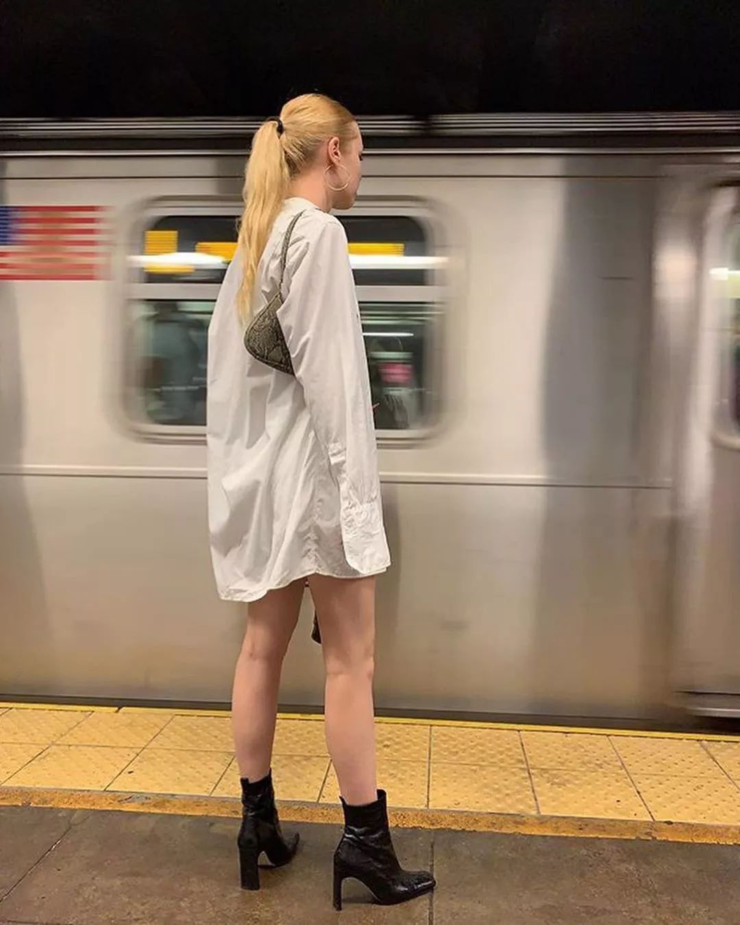 秋冬流行的靴子就买这3双,今年冬天必入款靴子