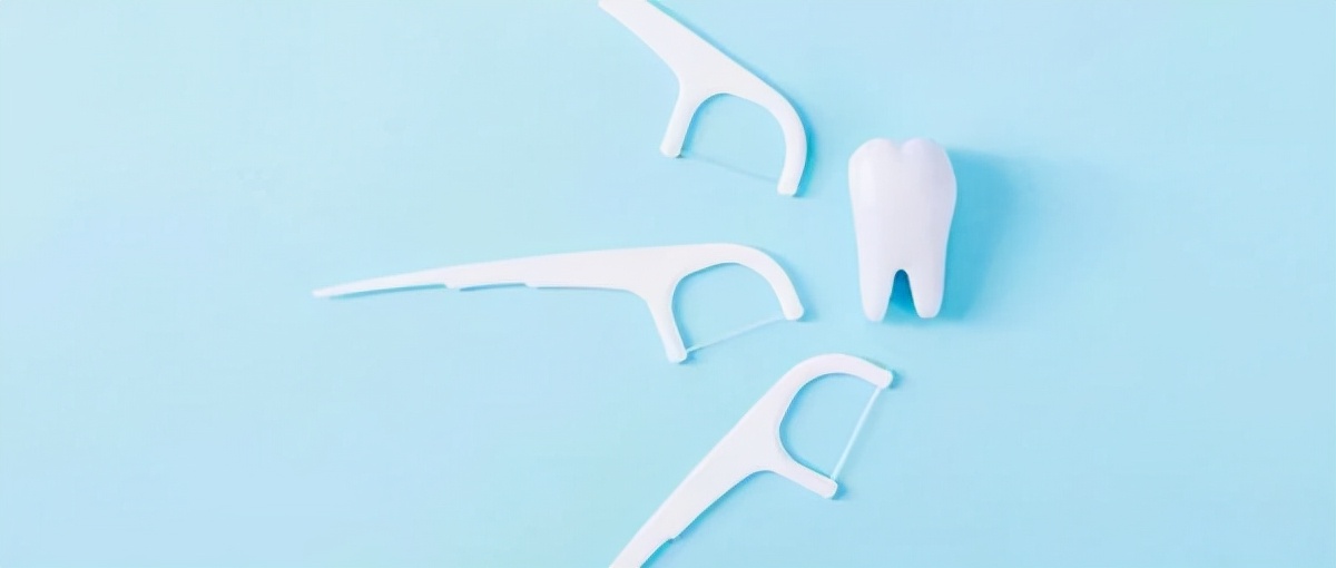 老年人睡觉嘴里发干怎么回事,黑夜睡觉嘴里发干并苦啥原因