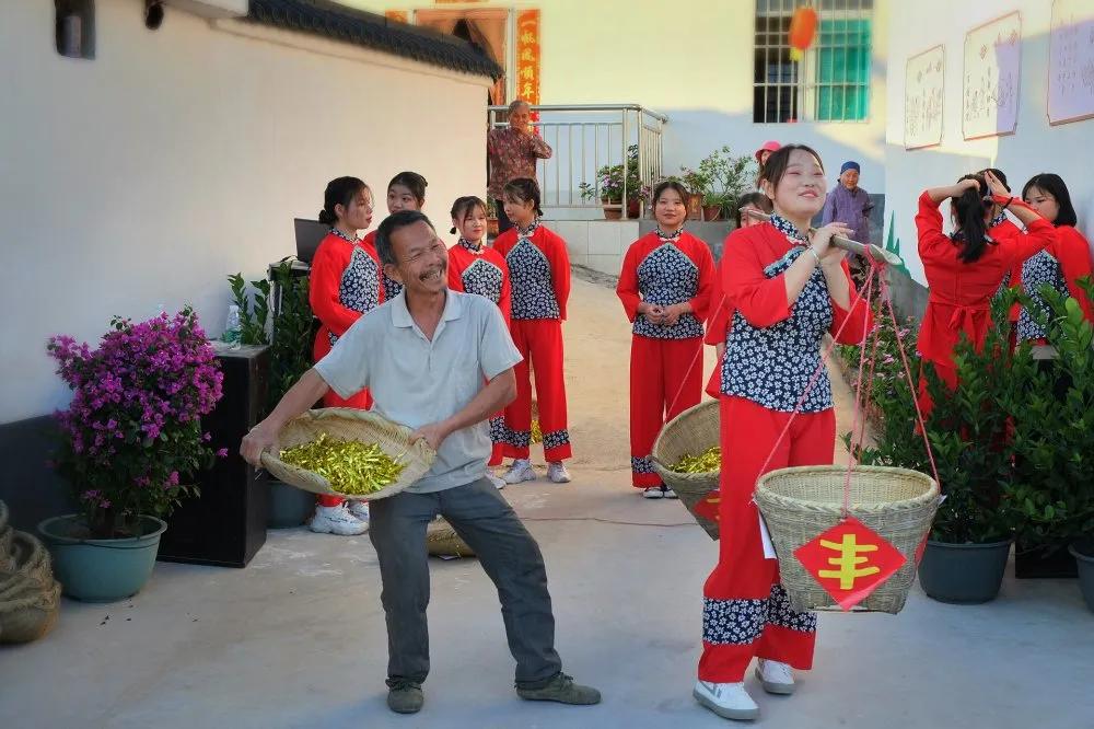 楹﹀厓鎽勫奖,楹﹀厓瑙嗛