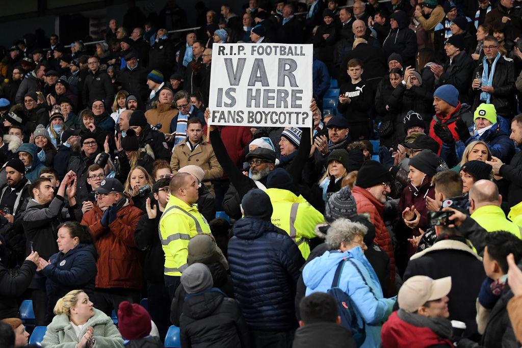 英超var争议,英超VAR裁判判罚引争议