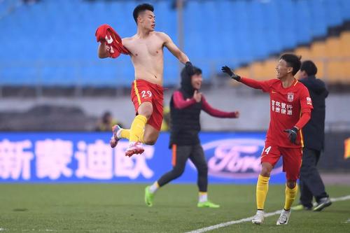 谭龙中超十大庆祝动作,谭志龙足球