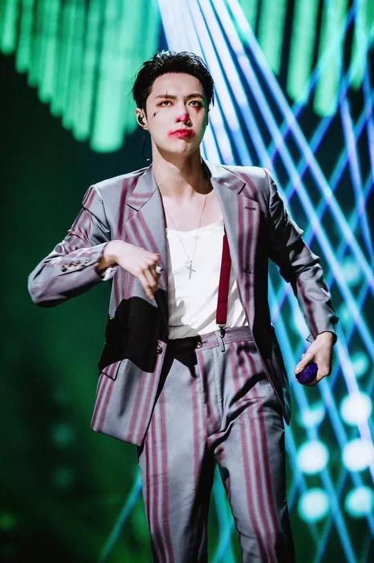 张艺兴努力会有努力的结果,张艺兴觉得努力是成功的必要条件