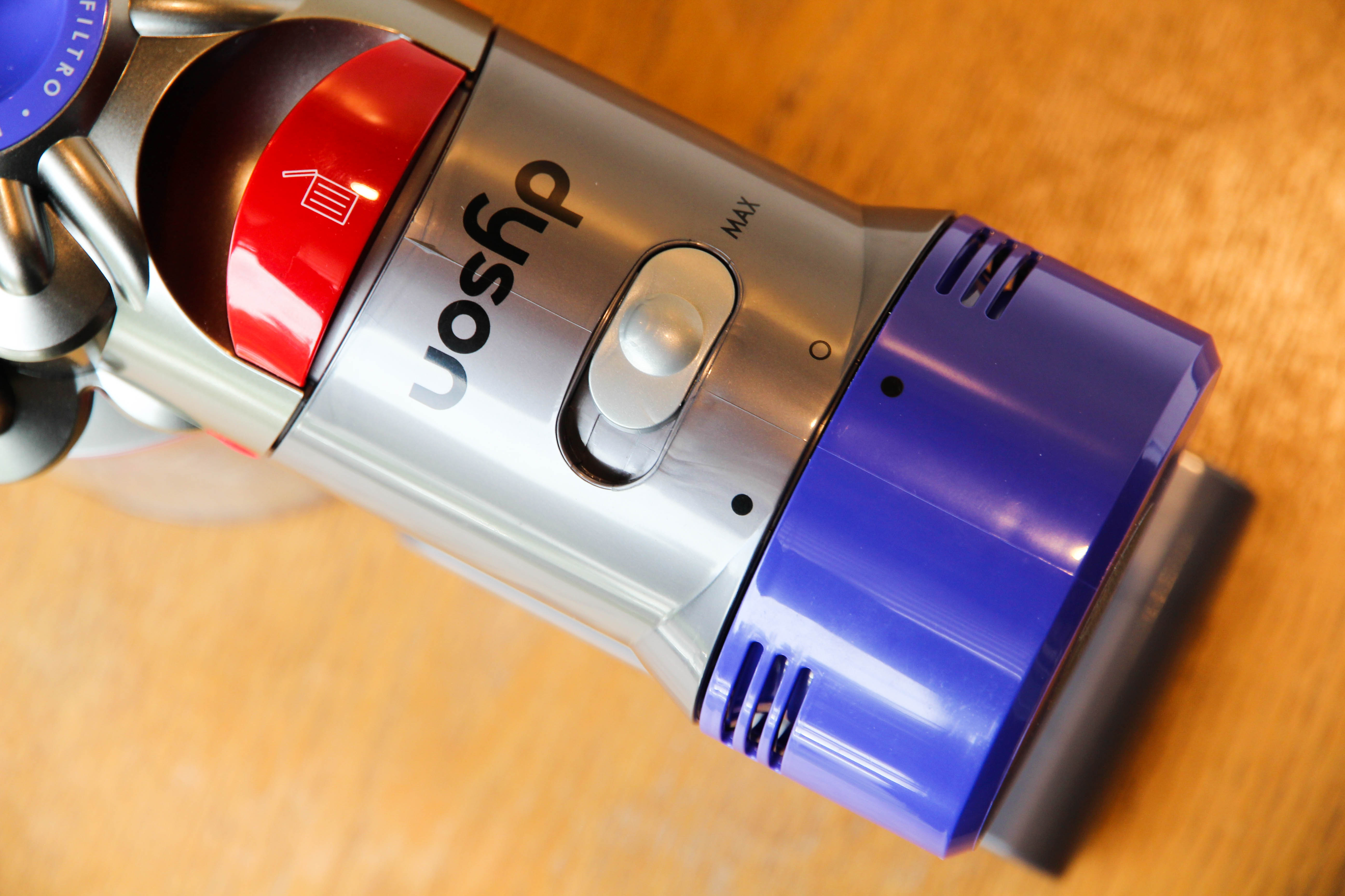 戴森吸尘器v8开箱全过程,戴森吸尘器v8fluffyorigin