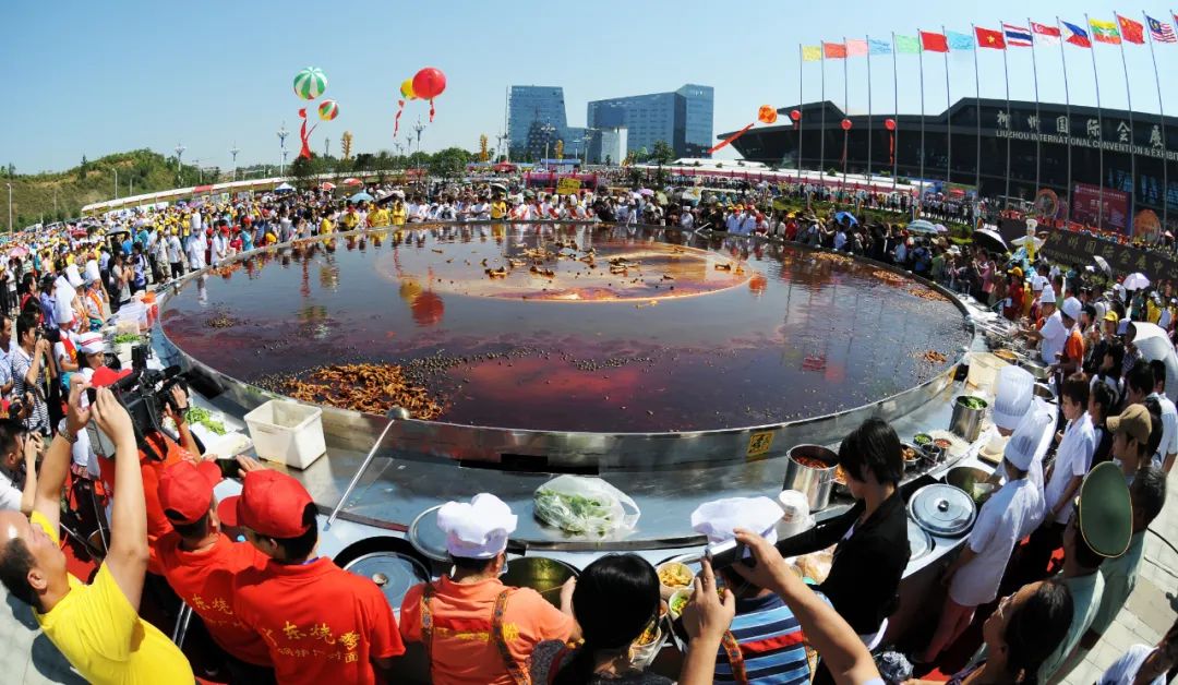 又臭又辣的螺蛳粉教程,螺蛳粉是怎么做到又臭又好吃的