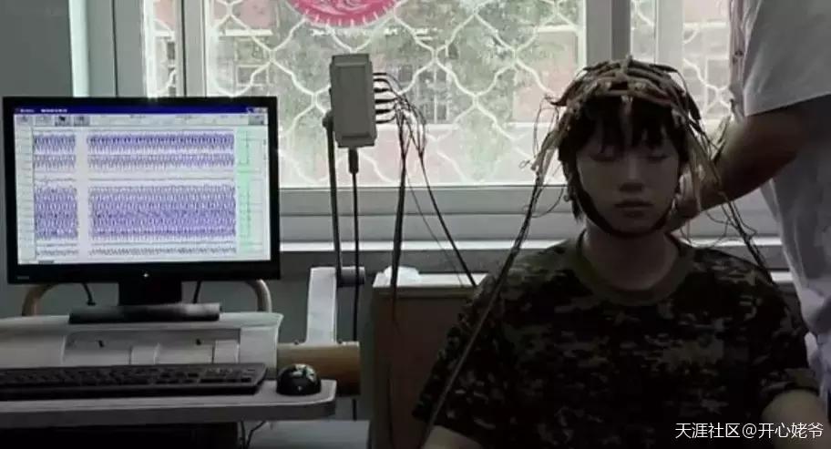 撞树、火疗、喝尿....谁是土法养生界的霸主？