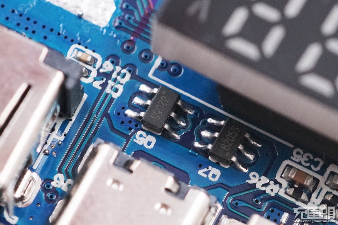 倍思30w超级硅充电器拆解,倍思65w移动电源拆解