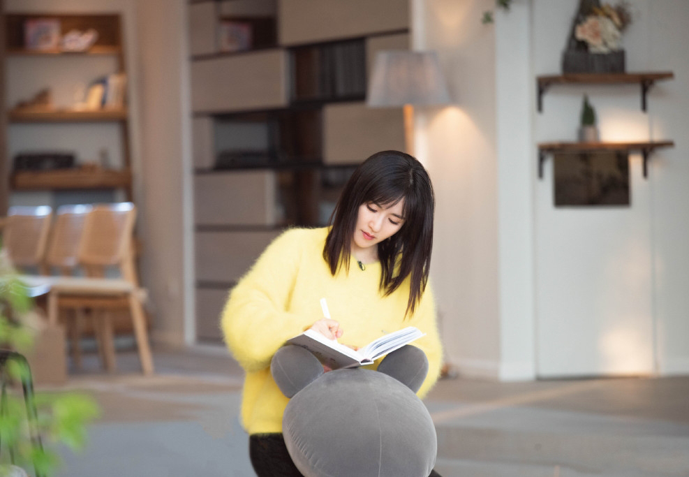 谢娜吊带裙穿搭,谢娜日常穿衣搭配图片