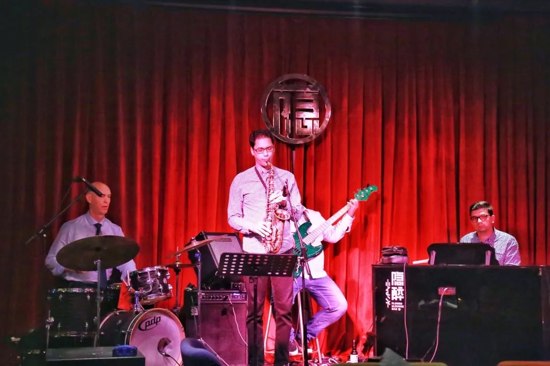 城市酒店好还是民宿好,度假酒店与城市酒店