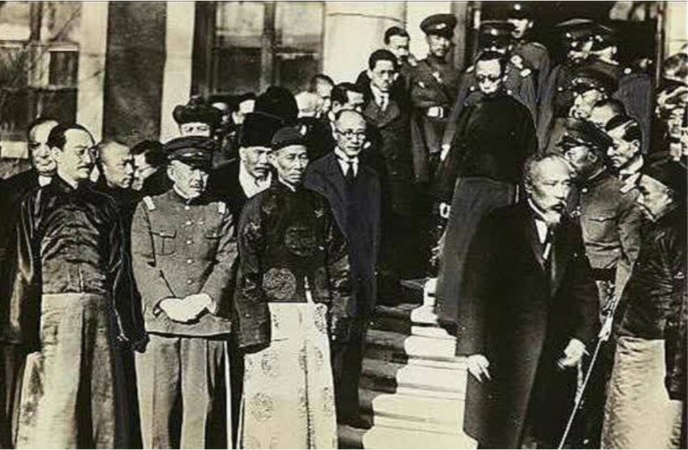 84岁扫地大妈捐24亿,北京扫地大妈捐24亿后续