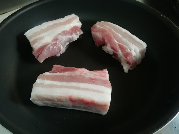 五花肉上五花下五花有什么区别,五花肉分上五花和下五花哪个好