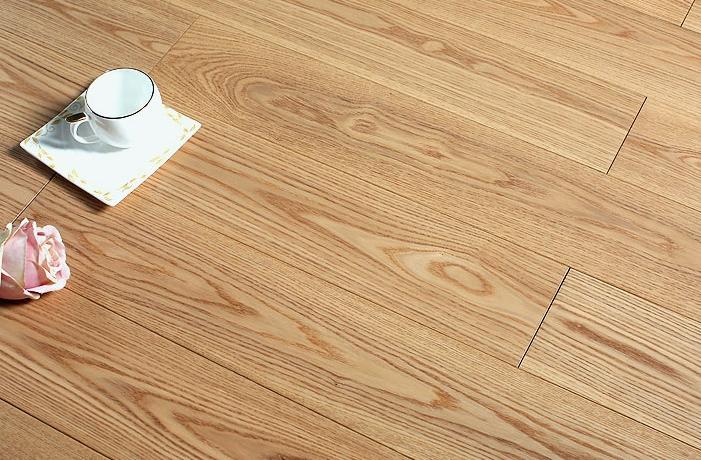 俄罗斯水曲柳和中国水曲柳哪个好,水曲柳实木地板什么档次