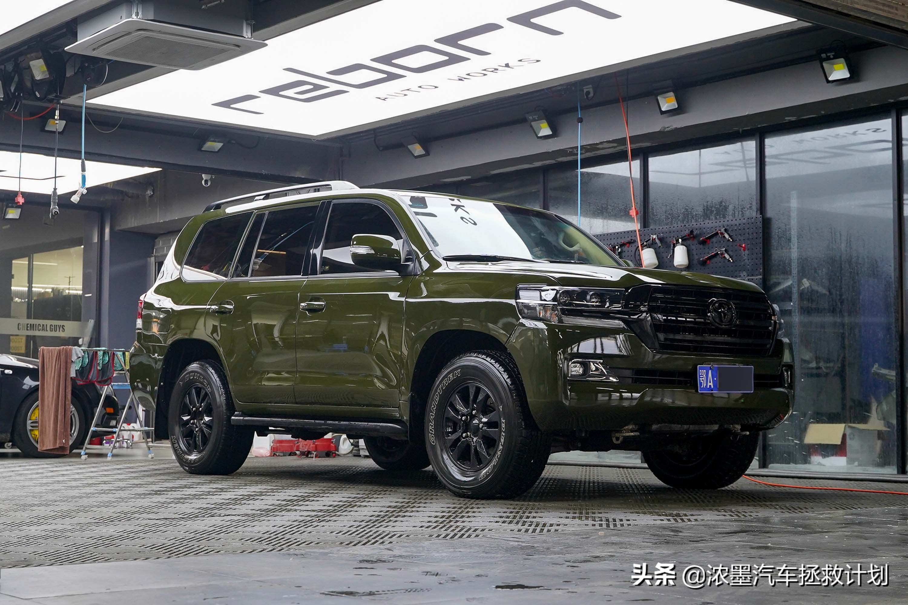 丰田霸道酷路泽带你翻山越岭,丰田兰德酷路泽低速4驱越野模式