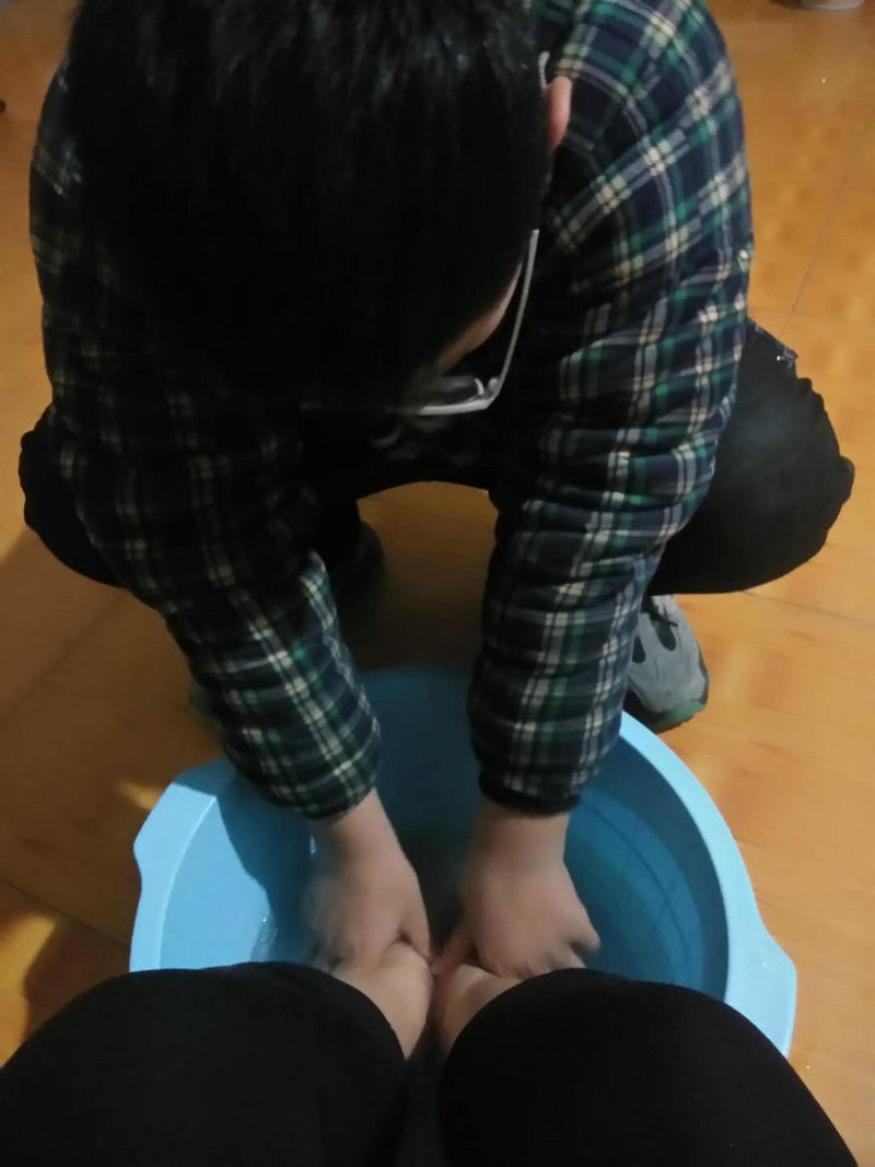 抗击疫情,与爱同行——益民中学“庆三八节——感恩母亲”活动丰富多彩